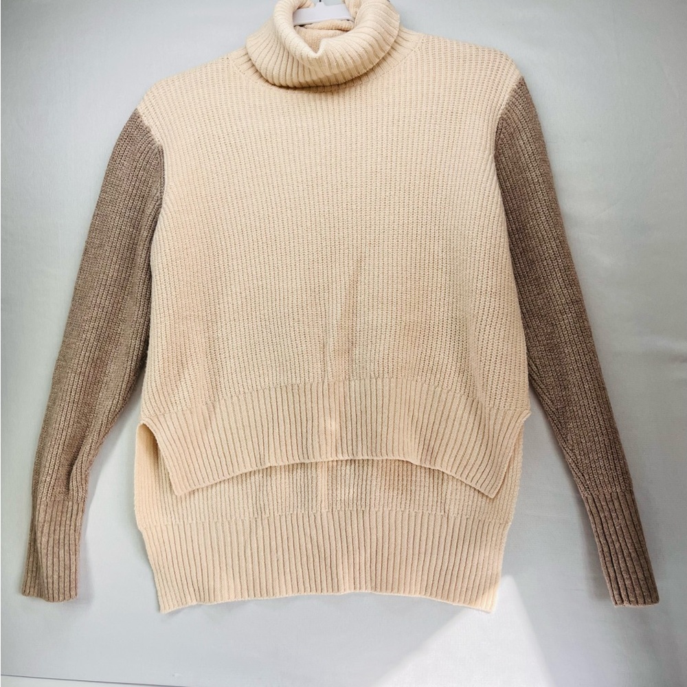 Lulu's‎ Cream and Brown Turtleneck Sweater